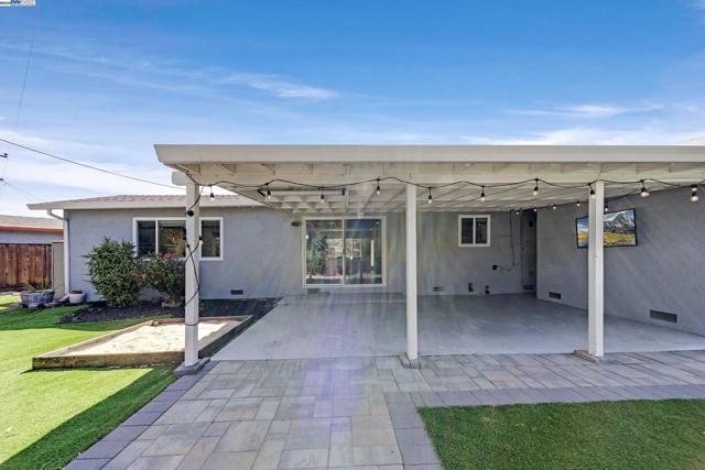 141 Peony Ct, Fremont CA: https://media.crmls.org/mediaz/c6da6f95-ccd0-4662-a758-54c9b64b6dc2.jpg
