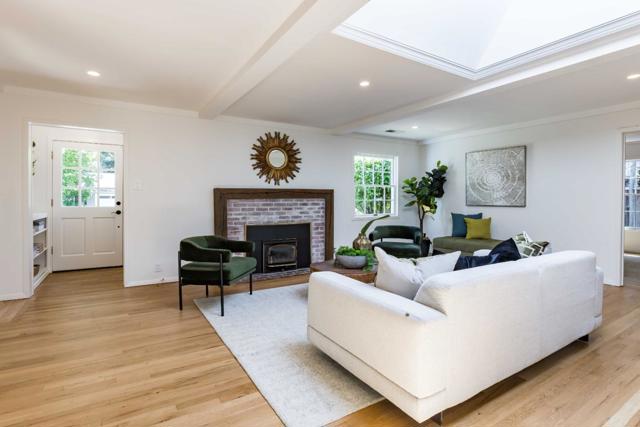 448 Felton Drive, Menlo Park CA: https://media.crmls.org/mediaz/c6daf828-b02f-4bba-937a-11db54b01435.jpg