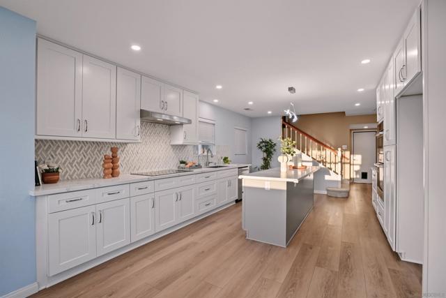 14704 Carmel Ridge Rd, San Diego CA: https://media.crmls.org/mediaz/c6db179b-ade1-41f9-b8e3-672ecf351abf.jpg