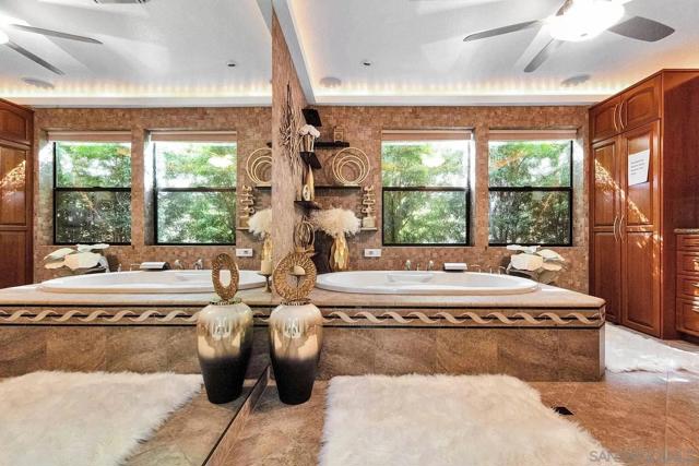 3933 Pinnacle Pl, Escondido CA: https://media.crmls.org/mediaz/c6db4290-b408-45b2-bf3f-553fd8811f46.jpg