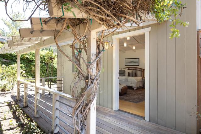 25245 Ward Place, Carmel CA: https://media.crmls.org/mediaz/c6db441b-0fae-4bdf-9bb8-655ad2c02bc8.jpg
