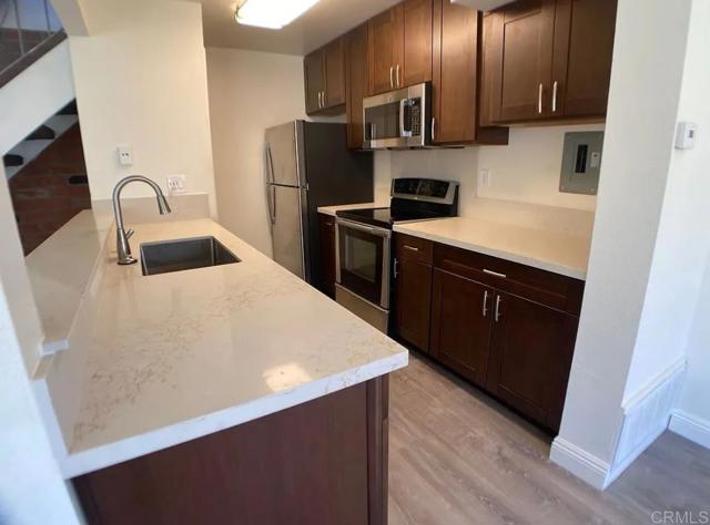 Home for Sale in Lakeside