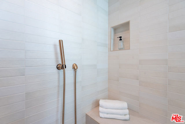 13234 Fiji Way, Marina del Rey CA: https://media.crmls.org/mediaz/c6dbab51-d544-4a6a-8679-dedbe07f478a.jpg