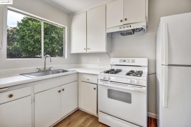 2040 Lanai Ave, San Jose CA: https://media.crmls.org/mediaz/c6dbbd83-3671-41a5-85bf-a5a46c8746e9.jpg
