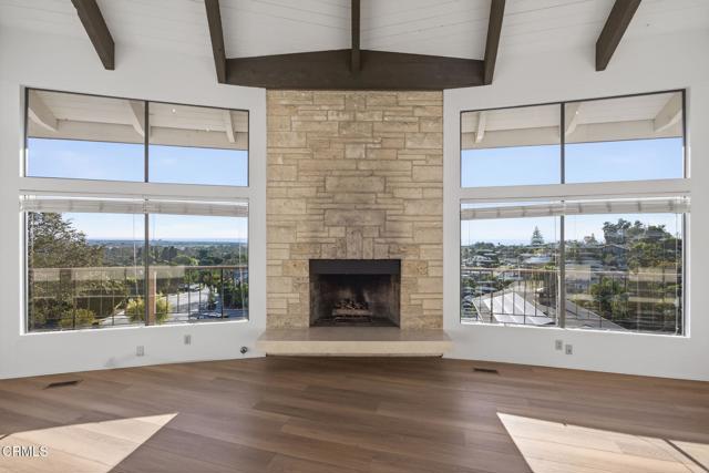 Detail Gallery Image 14 of 79 For 4149 Foothill Rd, Ventura,  CA 93003 - 4 Beds | 3 Baths