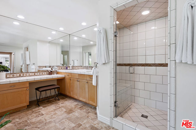23040 Blue Bird Drive, Calabasas CA: https://media.crmls.org/mediaz/c6deae9d-a94a-4a9e-b3a1-15c95f49d738.jpg