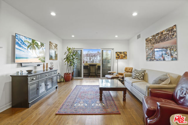 13308 Valleyheart Drive, Sherman Oaks CA: https://media.crmls.org/mediaz/c6deaec5-752e-410a-8de0-430ff4e7e7d0.jpg