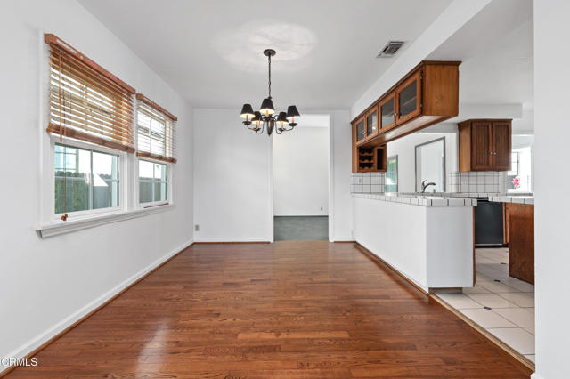 Detail Gallery Image 8 of 35 For 4920 Nagle Ave, Sherman Oaks,  CA 91423 - 3 Beds | 2 Baths