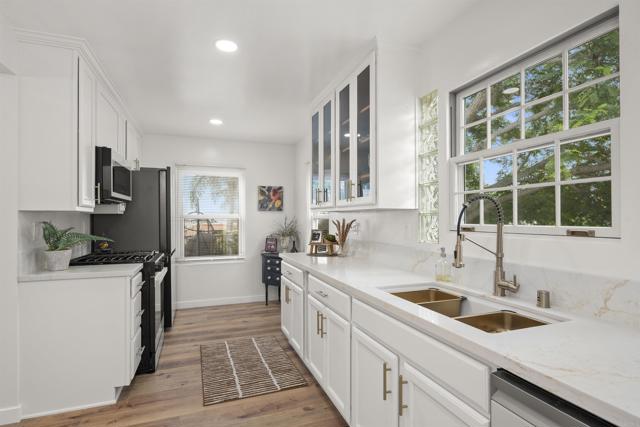 3710 Milan Street, Point Loma CA: https://media.crmls.org/mediaz/c6df091b-c774-4cc4-b497-1a22ee78ddac.jpg