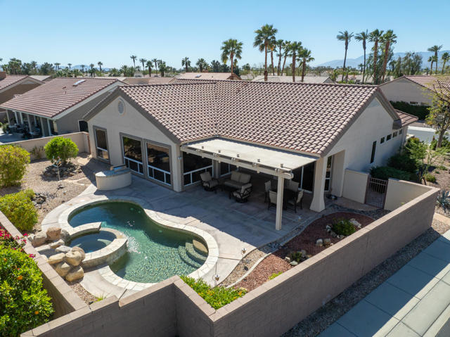 78210 Gray Hawk Drive, Palm Desert CA: https://media.crmls.org/mediaz/c6df1041-3f0e-494f-8f21-1058c07d1a11.jpg