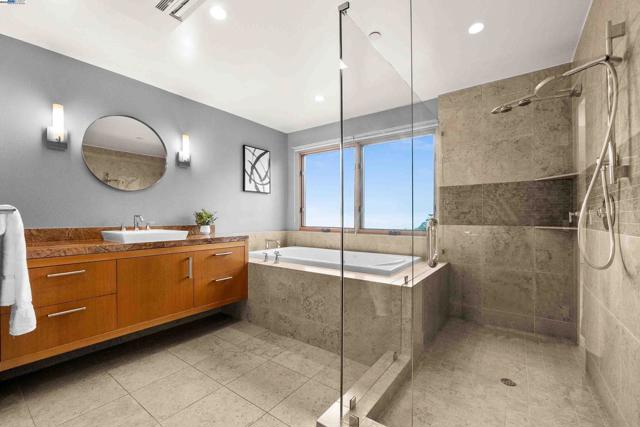 103 Diablo Dr, Oakland CA: https://media.crmls.org/mediaz/c6df4841-6f63-41b0-b4a8-2c0b84456d8f.jpg