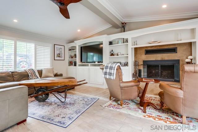 2293 Alta Vista Drive, Vista CA: https://media.crmls.org/mediaz/c6df5886-f361-48f9-a0b6-e6bdf52c126a.jpg