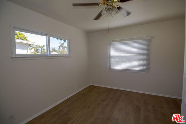 7465 N Forbes Avenue, Lake Balboa CA: https://media.crmls.org/mediaz/c6e003a1-c800-4925-8c68-1d000271e66e.jpg