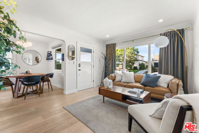 7818 Truxton Avenue, Los Angeles CA: https://media.crmls.org/mediaz/c6e060e7-4f2a-4fc6-a8d3-a8cb769ce545.jpg