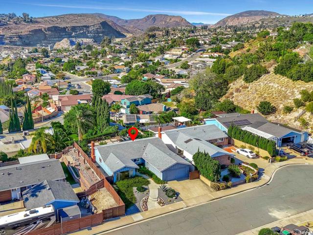 5424 PRINCESS VIEW PL, San Diego CA: https://media.crmls.org/mediaz/c6e16e35-1f54-4d40-abdc-734b4be8a707.jpg