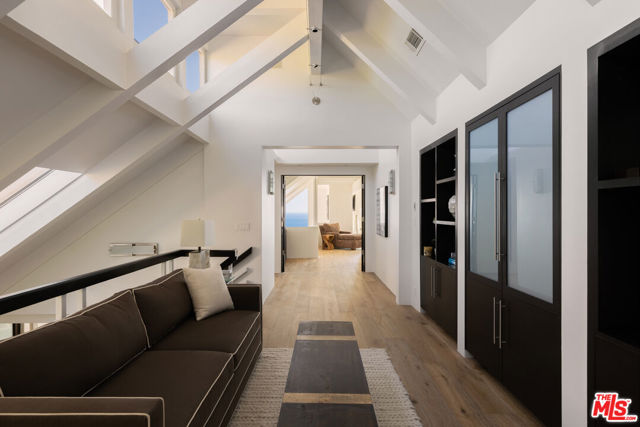 Image 15 of 32 For 31522 Broad Beach Road