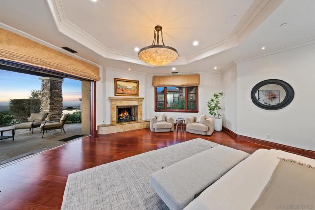 15707 Blue Crystal Trl, Poway CA: https://media.crmls.org/mediaz/c6e21ee5-5025-461d-85ad-71781919ae9a.jpg