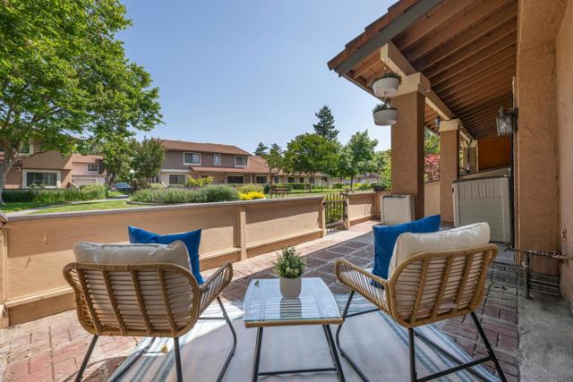 32864 Arbor Vine Drive, Union City CA: https://media.crmls.org/mediaz/c6e2a9a7-1aa6-4b72-a87c-9bb411ec9649.jpg