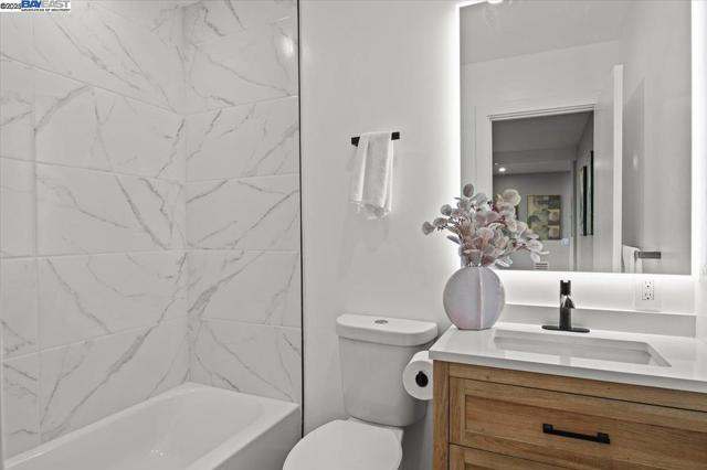 5277 Winifred Dr, Castro Valley CA: https://media.crmls.org/mediaz/c6e2d8b2-3141-46e7-83ff-3b0248cefa13.jpg