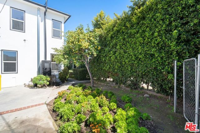 4526 St Elmo Drive, Los Angeles, California 90019, ,Multi-Family,For Sale,St Elmo,24426321