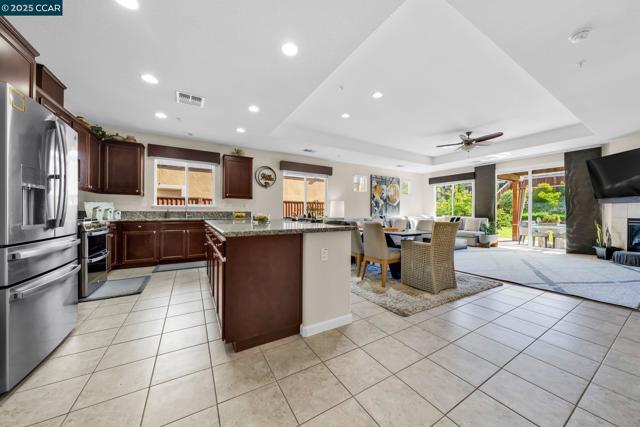 150 Rancho Bernado Ct, Pittsburg CA: https://media.crmls.org/mediaz/c6e37aa4-b815-4d4a-b5e2-492250f0b3ba.jpg