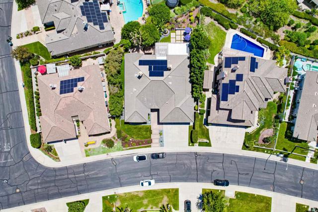 375 Camino Bailen, Escondido CA: https://media.crmls.org/mediaz/c6e38455-9cbb-47b9-a0a0-d65cb206fe11.jpg