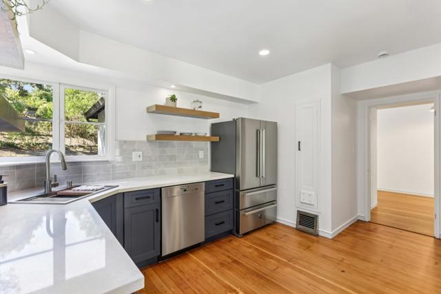 59 Davis Road, Orinda CA: https://media.crmls.org/mediaz/c6e39d7f-450d-4519-932b-f1936ddf32eb.jpg