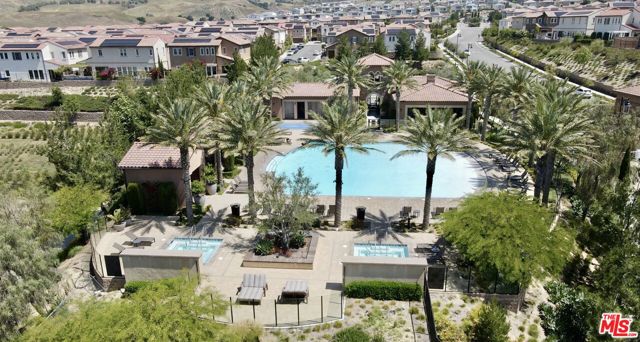 20659 W Beech Circle, Porter Ranch CA: https://media.crmls.org/mediaz/c6e40a5a-59b0-45b3-9b0f-d63637a46cb8.jpg