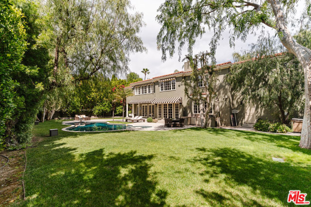 5425 Encino Avenue, Encino CA: https://media.crmls.org/mediaz/c6e44652-cacd-437e-87c6-168ba05c56ed.jpg