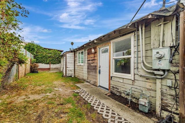 4045 Cory Street, Soquel CA: https://media.crmls.org/mediaz/c6e47a94-2948-431a-8dc7-a8ae43d82cf7.jpg