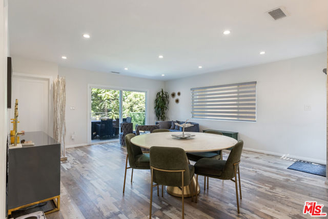 10315 Fairgrove Avenue, Tujunga CA: https://media.crmls.org/mediaz/c6e4cc3a-059d-4597-9939-f12ccde26169.jpg