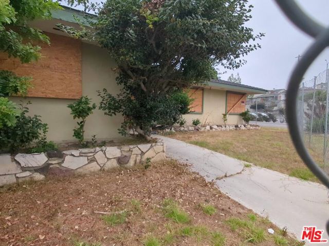 5809 Chariton Avenue, Los Angeles, California 90056, 3 Bedrooms Bedrooms, ,3 BathroomsBathrooms,Single Family Residence,For Sale,Chariton,24451535