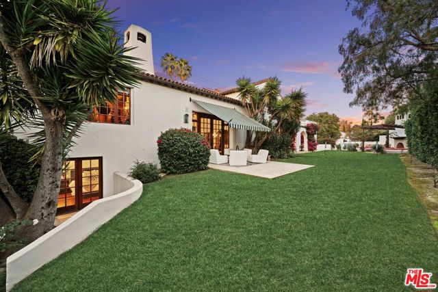 2347 E Valley Road, Santa Barbara CA: https://media.crmls.org/mediaz/c6e59836-a4c4-4686-b930-7fdaa43f2260.jpg