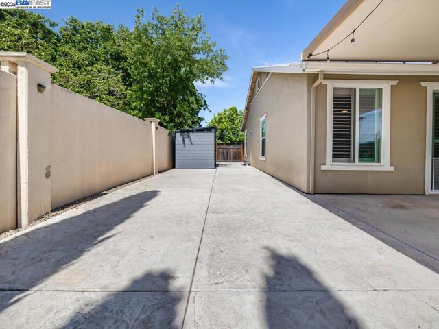 1178 Tropicana Ln, Brentwood CA: https://media.crmls.org/mediaz/c6e65891-7089-41fa-875f-78f8223d48e4.jpg