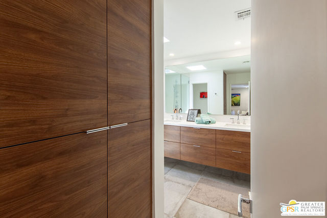 431 N Calle Rolph, Palm Springs CA: https://media.crmls.org/mediaz/c6e6d384-c581-4cc6-80f4-447665fdcdc5.jpg