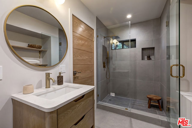 3404 Glenalbyn Drive, Los Angeles CA: https://media.crmls.org/mediaz/c6e6fed9-49b6-4632-a54a-4d9e83fda208.jpg