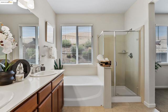 3680 Mallard Ct, Antioch CA: https://media.crmls.org/mediaz/c6e80652-f9eb-4212-95c8-d216cd6a9f7a.jpg