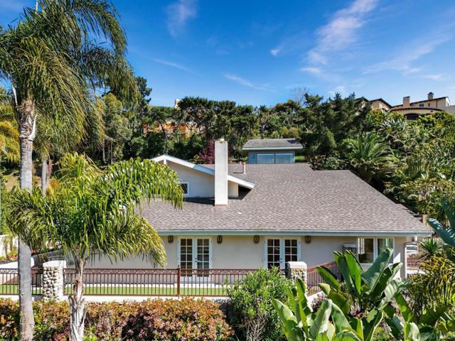 6937 Paseo Laredo, La Jolla CA: https://media.crmls.org/mediaz/c6e82887-36e7-4b87-ad69-65b46197946e.jpg