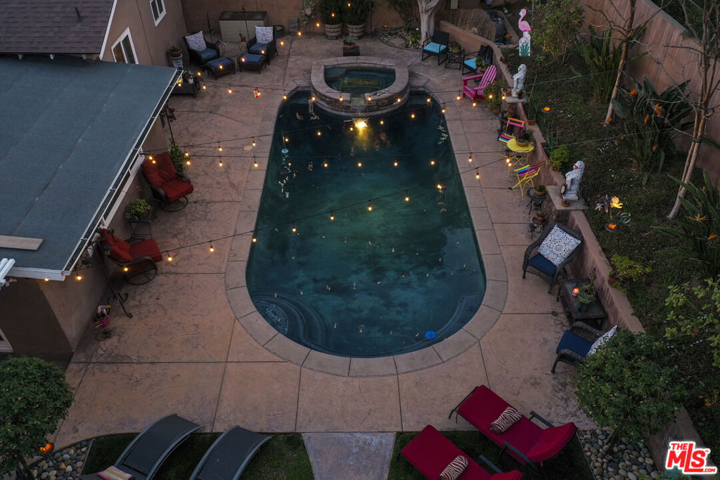 https://media.crmls.org/mediaz/c6e85729-4438-40f9-aa16-00831e06fa1f.jpg?preset=X-Large