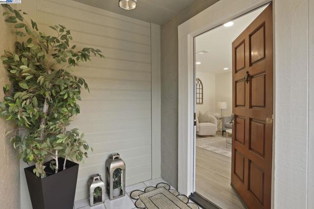 7650 Arbor Creek Cir, Dublin CA: https://media.crmls.org/mediaz/c6e99a07-4682-4f37-bbd3-2168892352cf.jpg