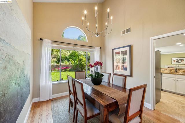 Image 12 of 55 For 5362 Saddleback Ct.