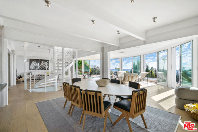 6375 Gayton Place, Malibu CA: https://media.crmls.org/mediaz/c6ea1f0a-9c6f-4eb5-8c6f-0d53387e3450.jpg