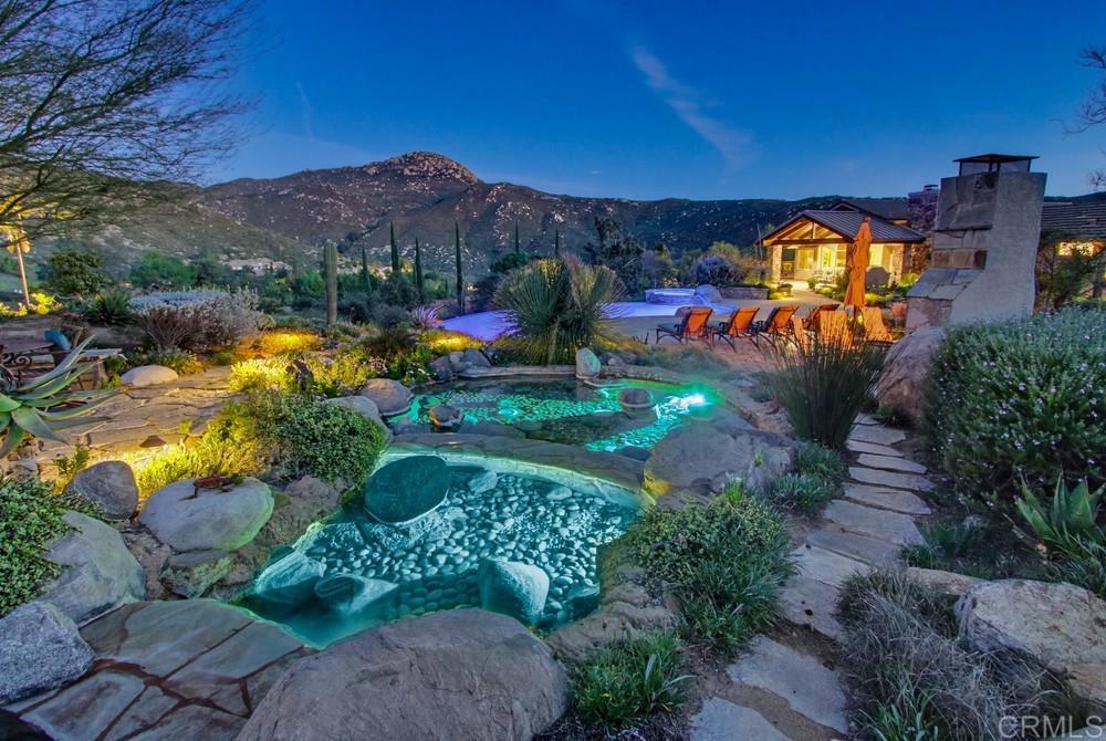 3930 Via Palo Verde Lago