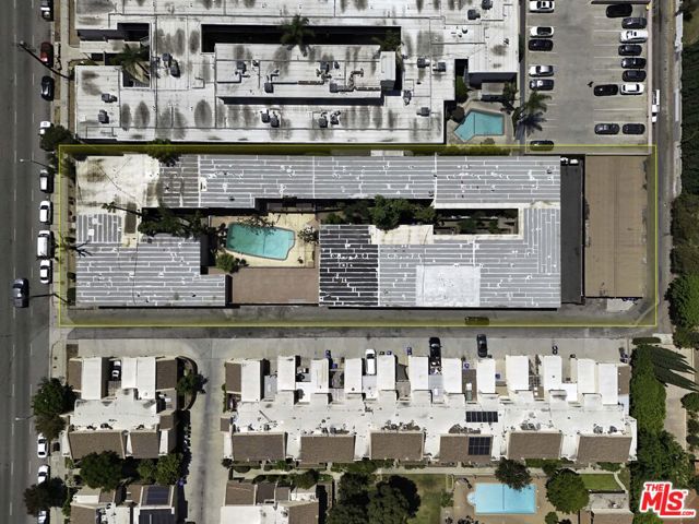 8615 Balboa Boulevard, Northridge CA: https://media.crmls.org/mediaz/c6eaa1b8-cf43-4123-ad92-6510b80d028b.jpg