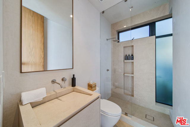 18954 Pacific Coast Highway, Malibu CA: https://media.crmls.org/mediaz/c6eadfe6-cda7-4b57-bfb7-240b5bdcd6cf.jpg