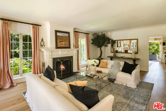 130 S Cliffwood Avenue, Los Angeles CA: https://media.crmls.org/mediaz/c6eb45a8-cbfa-4ffe-87b6-1ba9275276dd.jpg