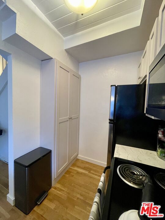 3101 5th Street, Santa Monica CA: https://media.crmls.org/mediaz/c6eb612e-8e60-4341-bcf3-e596e890342e.jpg