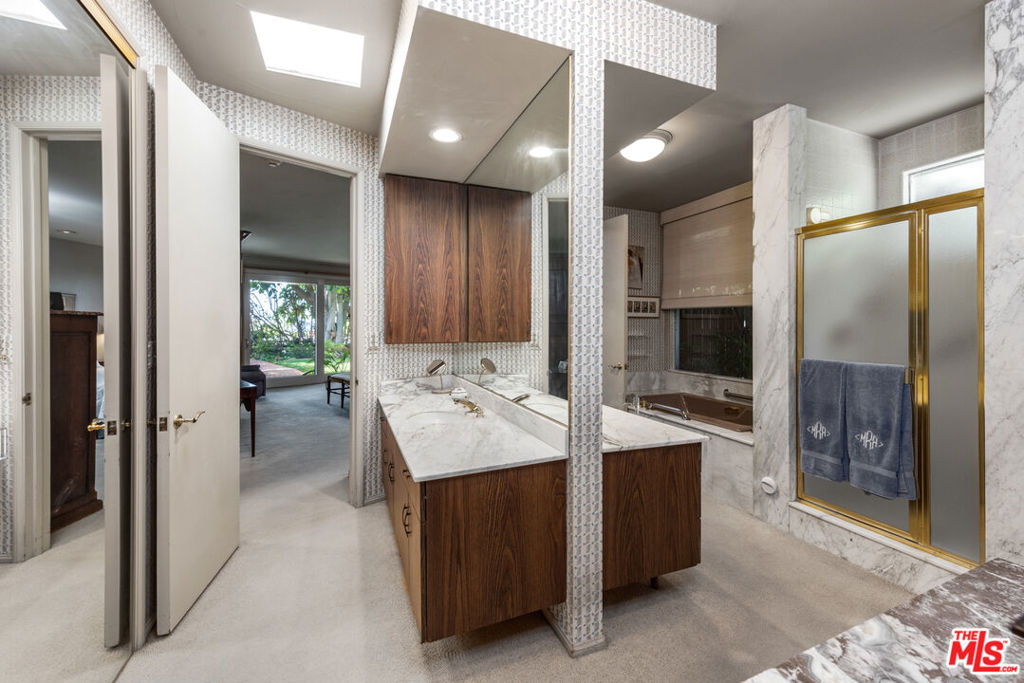 576 Chalette Drive