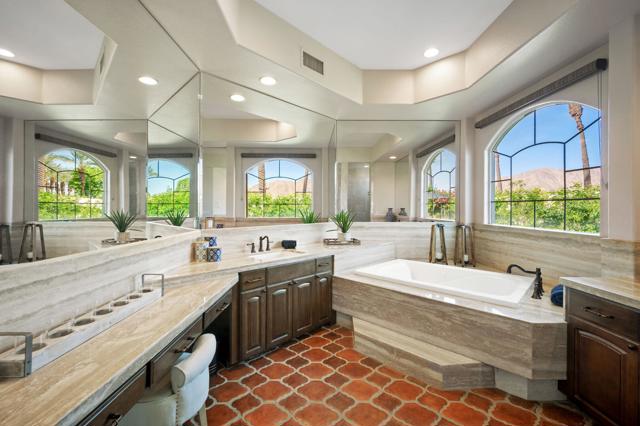 79005 Via San Clara, La Quinta CA: https://media.crmls.org/mediaz/c6eba0d8-4734-4a2f-8a8c-dd5efa76f9ce.jpg