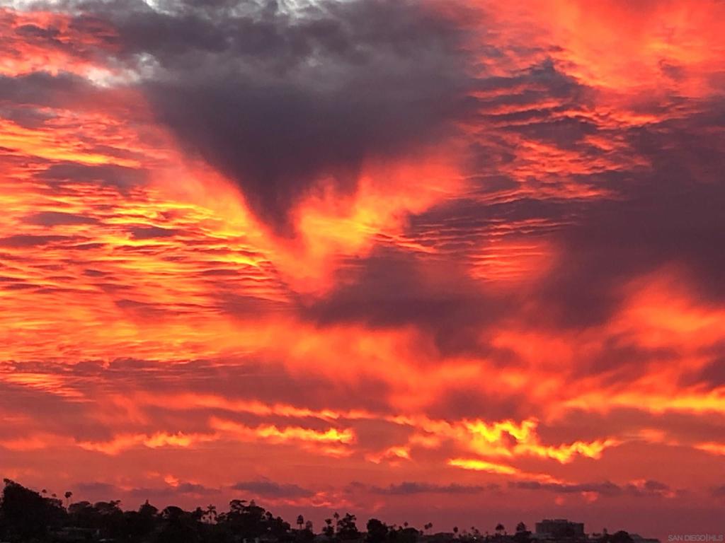 https://media.crmls.org/mediaz/c6ebb578-46f4-4cee-ab2a-45d04699a67e.jpg?preset=X-Large